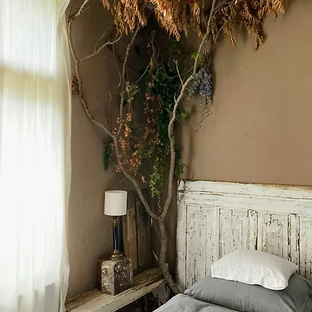 In A Historic Manor House In Mecklenburg Hébergement de vacances *