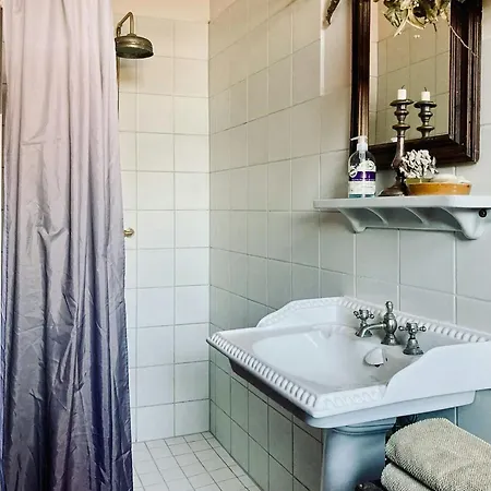 In A Historic Manor House In Mecklenburg Hébergement de vacances